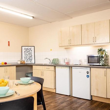 Lovely Ensuite Room With Shared Kitchen Greenwich 런던 외부 사진